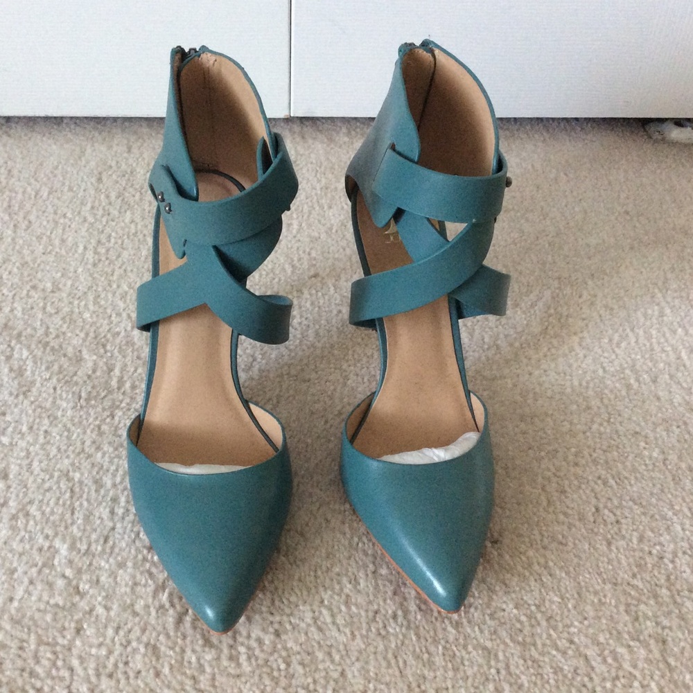 Stylish green Joe’s Jean strapped heels